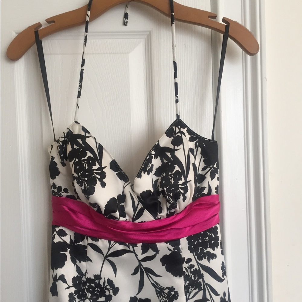Cache Dress - Picture 3 of 8
